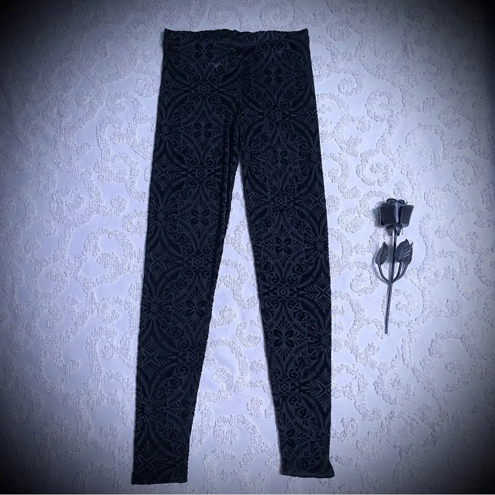 Blackmilk Gothic Velvet Patterned Leggings medium - Picture 8 of 10